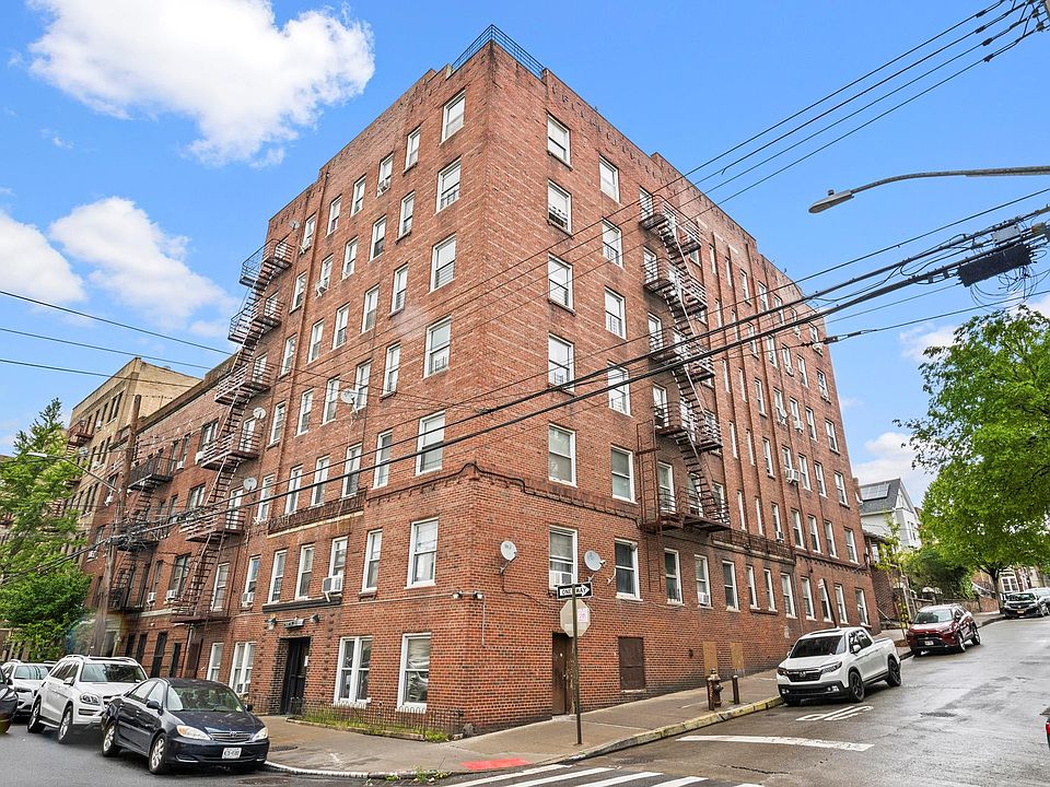 1st image of 4026 Carpenter Ave