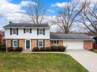 215 Fleetwood Dr, Bloomington, IL