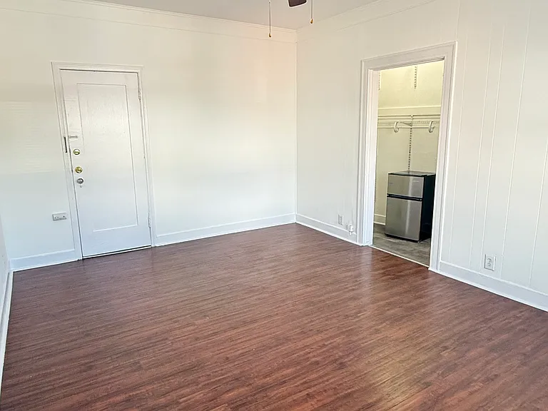 10257 Santa Monica Blvd #13 — Photo 23