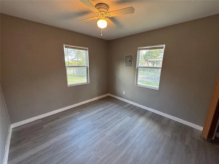2853 Josephine St — Photo 11