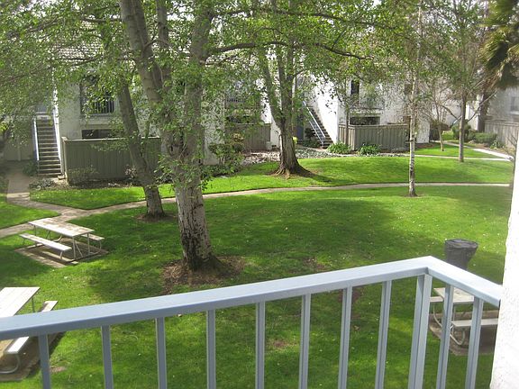 Balcony right view