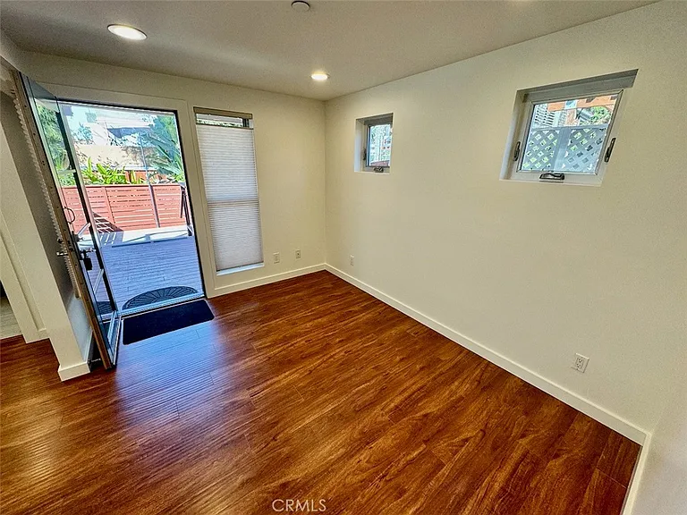 270 Pearl St #LOWER — Photo 9