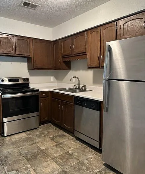 2116 Greenoaks Rd #1B — Photo 10