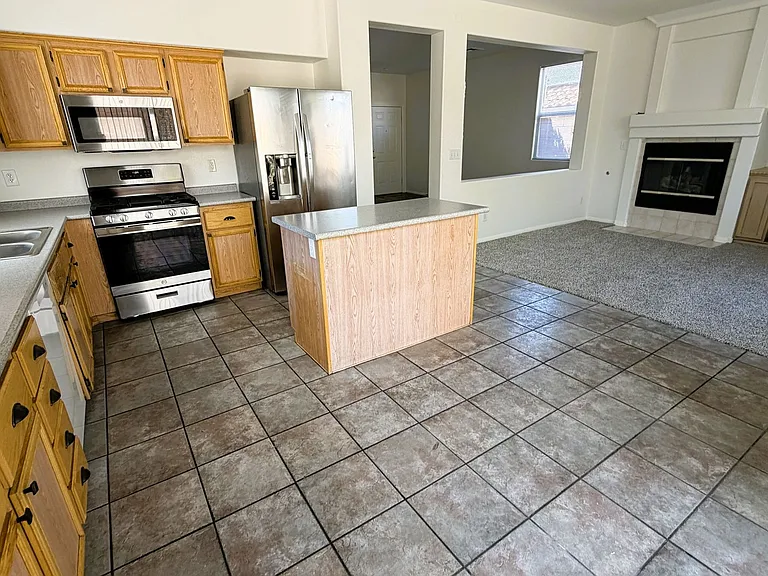 2424 Predera Ave — Photo 12