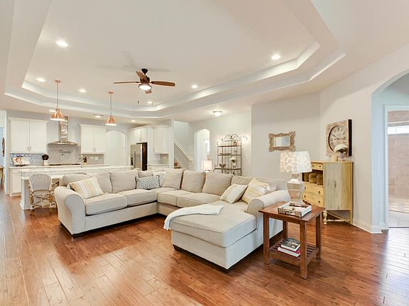 3rd image of 288 Kiwi Palm Ct