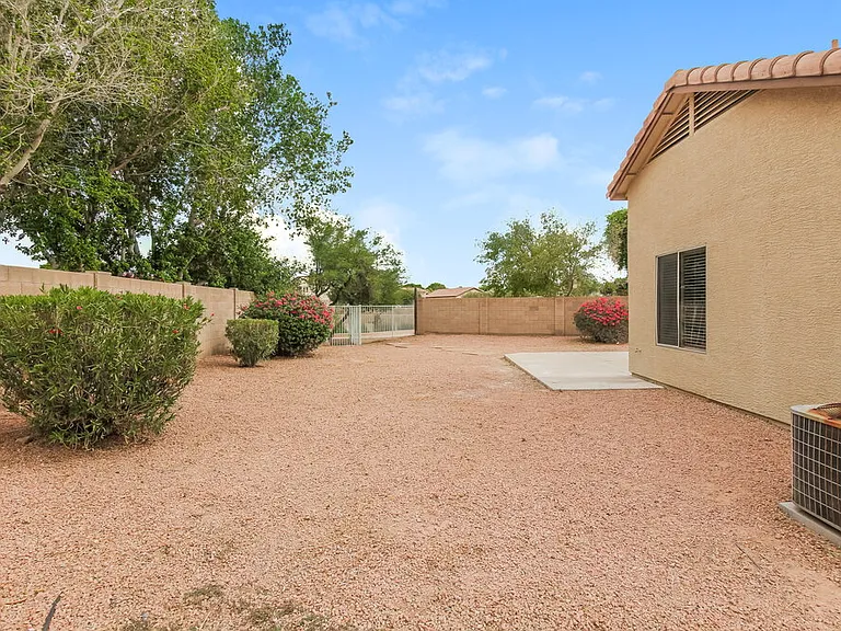 11026 W Wilshire Dr — Photo 16