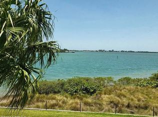3 Harbour Isle Dr E UNIT 204, Fort Pierce, FL 34949