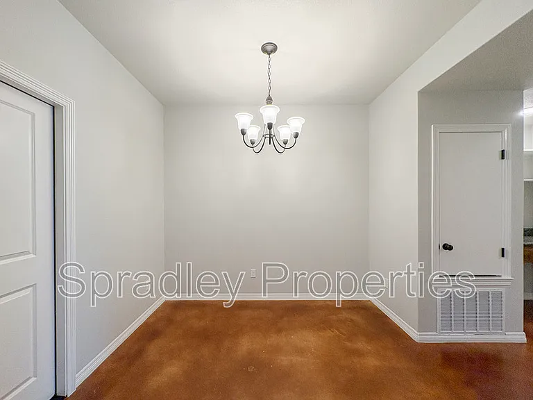 205B Sparrow Cv — Photo 5