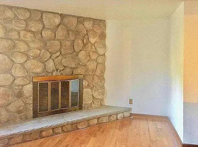 Sawyer Dr, Wheatfield — Photo 4