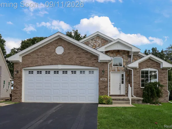 7436 Village Ct, Davisburg, MI 48350