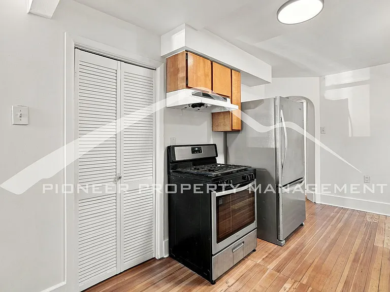 2503 Benton St — Photo 10