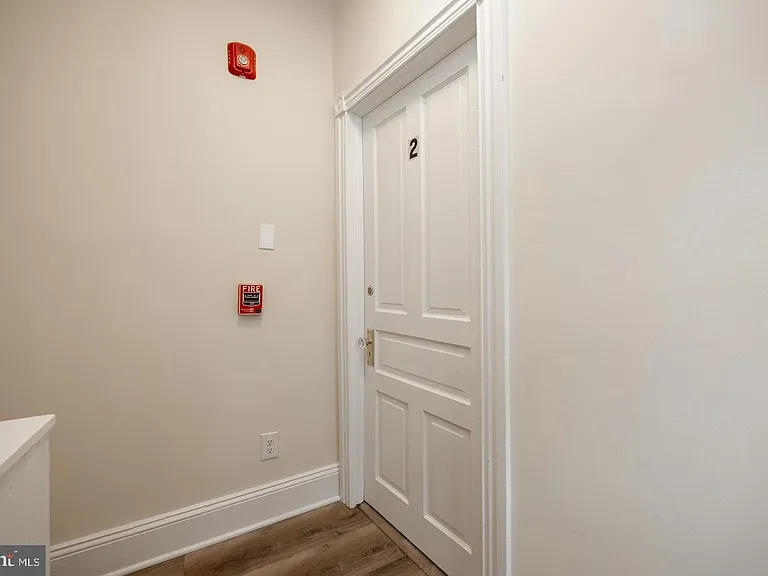 325 W Barnard St W — Photo 23