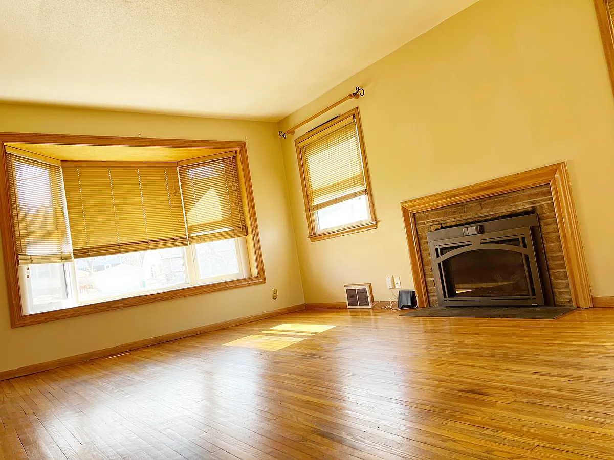 Building Photo - 3730 Sumter Ave S #NA