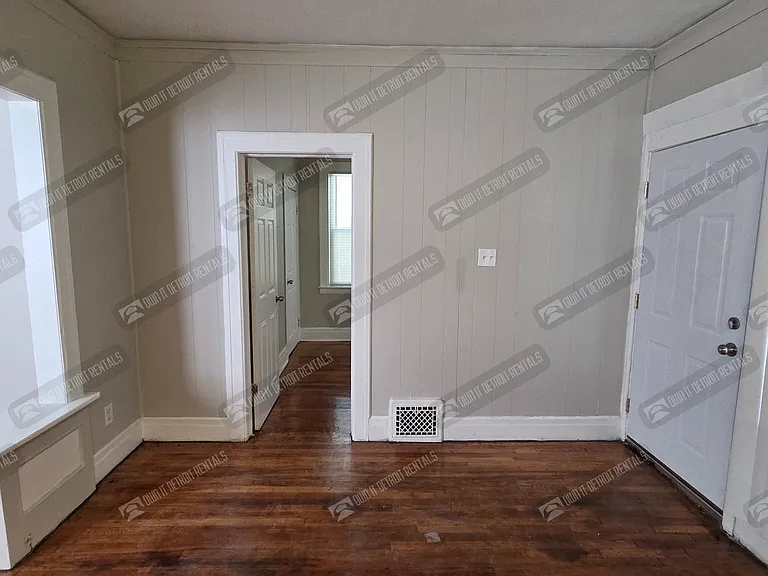 5571 Fairview St — Photo 6