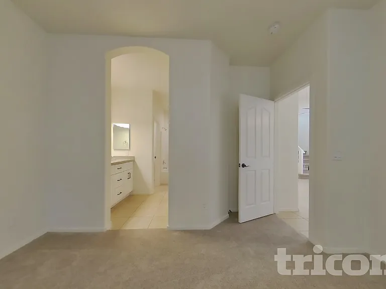 1951 N Lazona Dr — Photo 5
