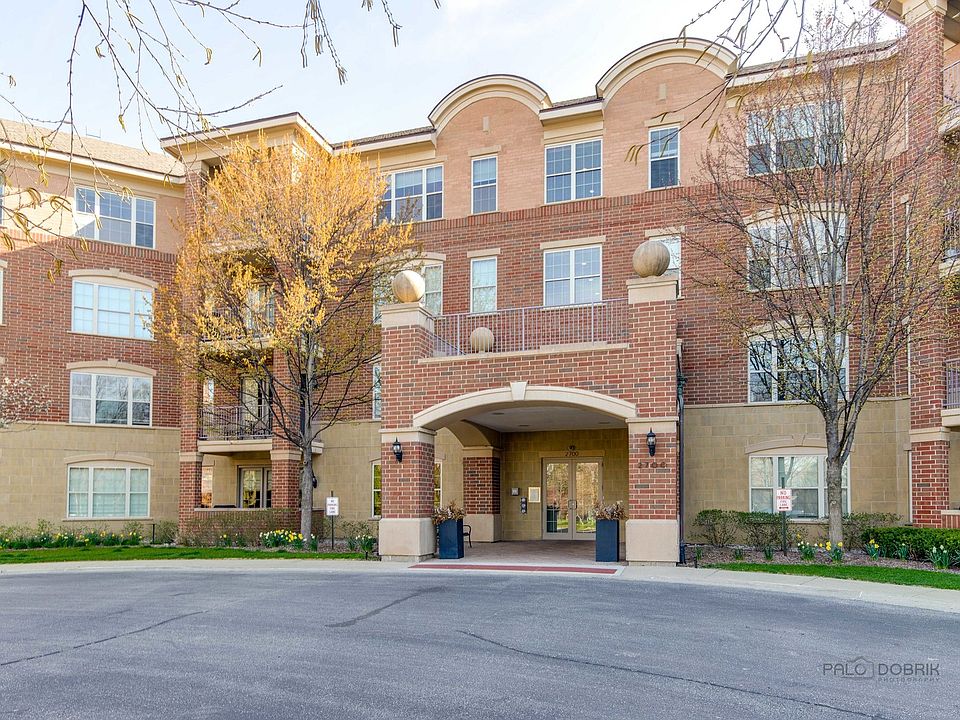 1st image of 2700 Summit Dr APT 209
