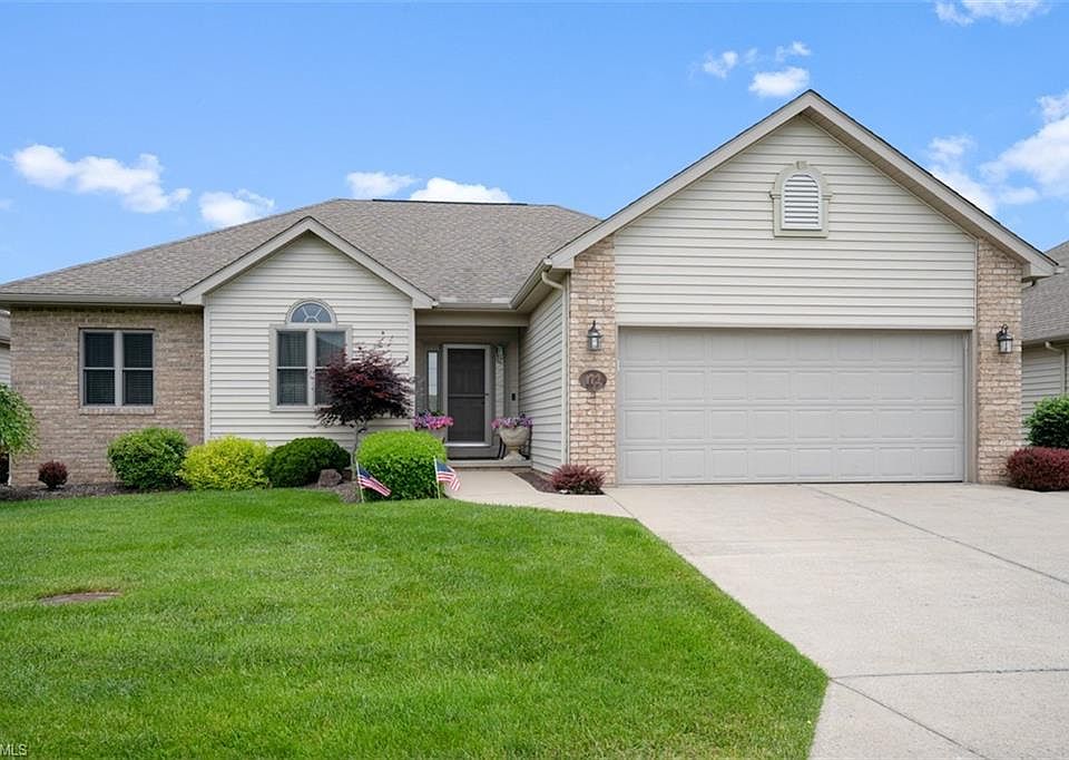 1st image of 172 Stonehaven Dr #15