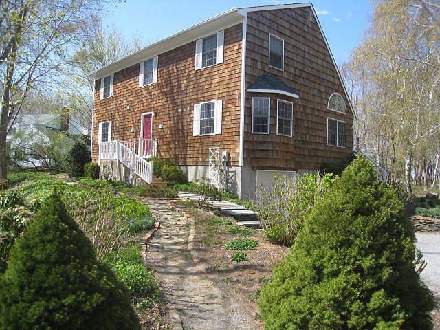 1st image of 260 Burgundy Ct