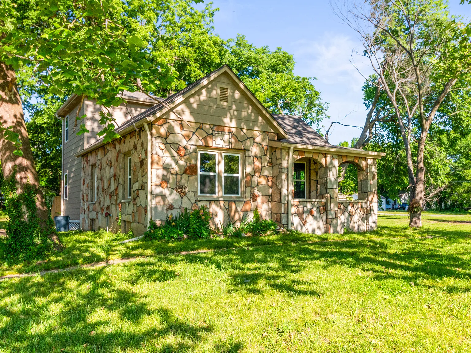 3 bed, 1400 sqft, $1,650 — Photo 3