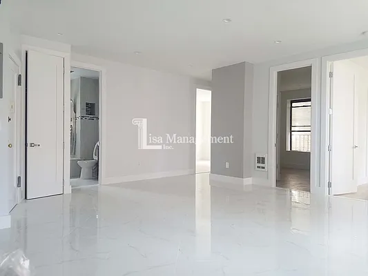 Rented by Lisa Management | media 9