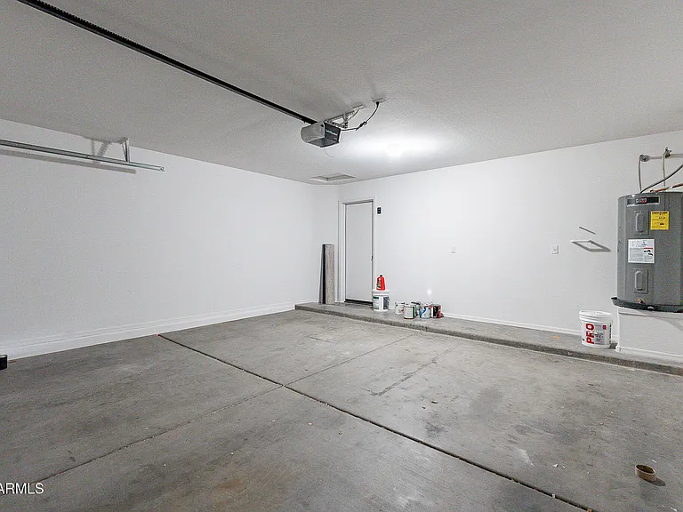 24866 W Huntington Dr — Photo 38