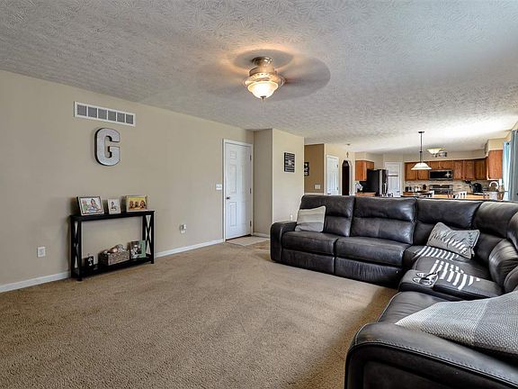 4th image of 818 Ginmill Ct