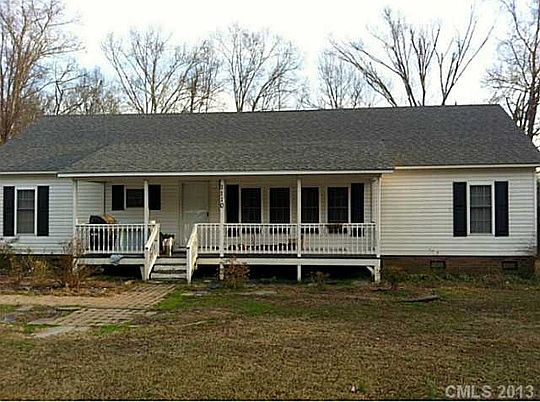 2nd image of 1110 Lakewood Dr