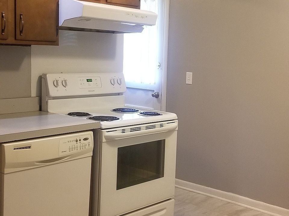 2nd image of 381 Monaco Dr