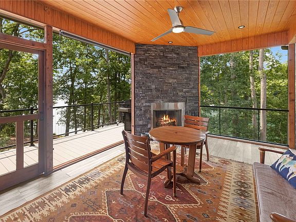 3rd image of 5011 Bridgeview Dr