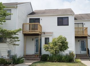 10 Pear Ct, Flemington, NJ 08822
