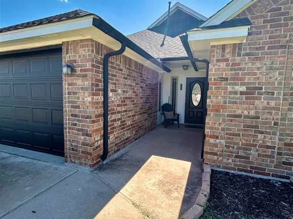 2311 SW 44th St, Lawton, OK 73505