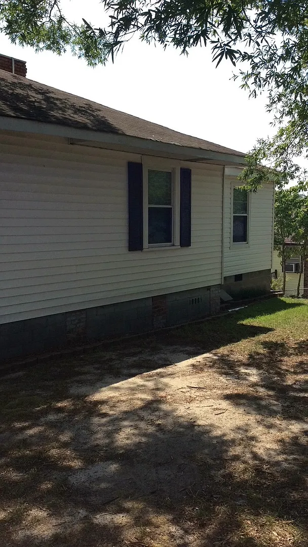 2 Bedroom 1 Bath Home! — Photo 2