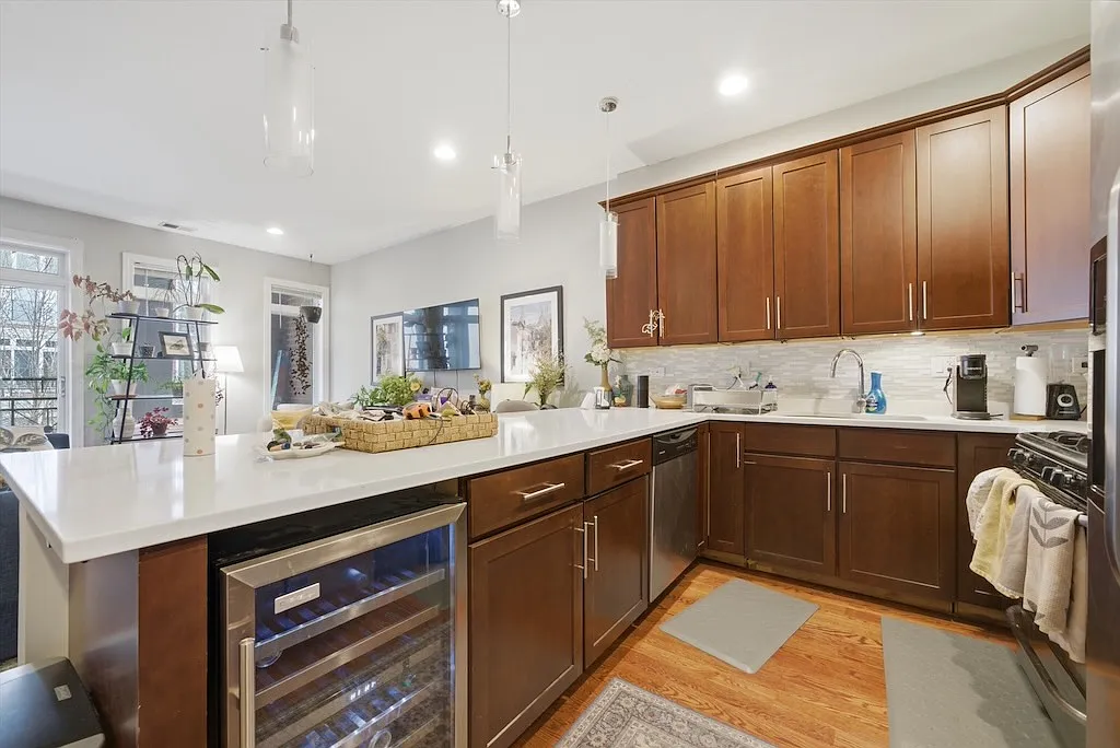 Building Photo - 2114 W Rice St #3A