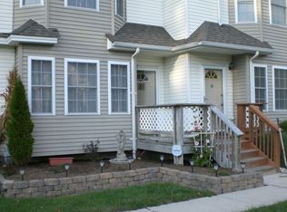 17 Patcong Dr, Egg Harbor Township, NJ 08234