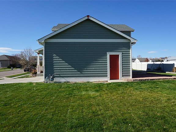 5th image of 2501 Bluebells Dr
