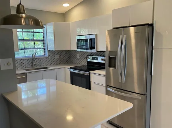 2800 Palmwood Ter #2210, Boca Raton, FL 33431