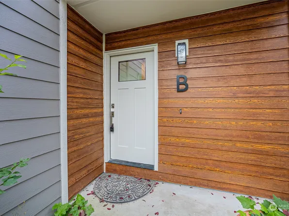 8431 25th Avenue SW #B, Seattle, WA 98106