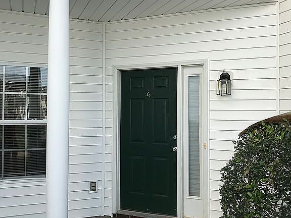 3rd image of 104 B4 Oak Towne Dr