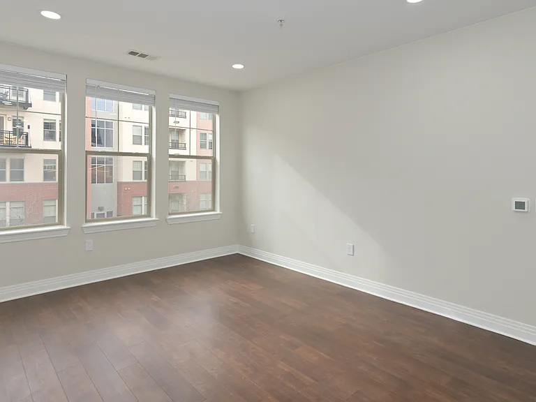 21 Fitzsimons — Photo 6