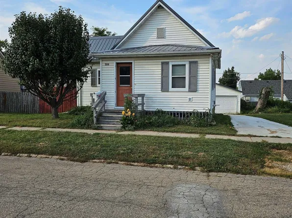 412 Union St, Marshalltown, IA 50158