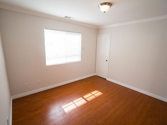 5th image of 5812 Lexington Ave
