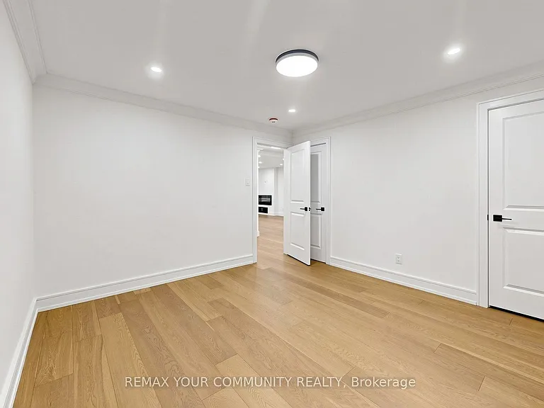 275 Betty Ann Dr — Photo 17