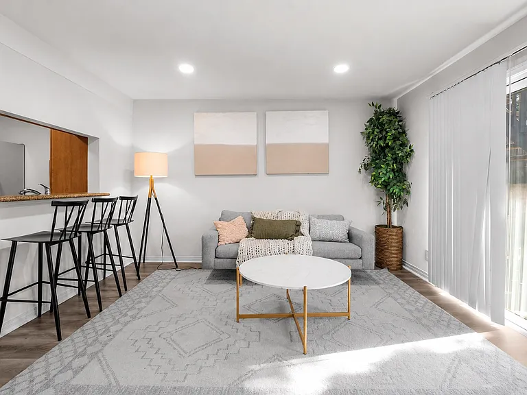 1133 Sepulveda Blvd #101 — Photo 2