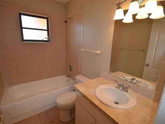 5th image of 1820 SW 30th St