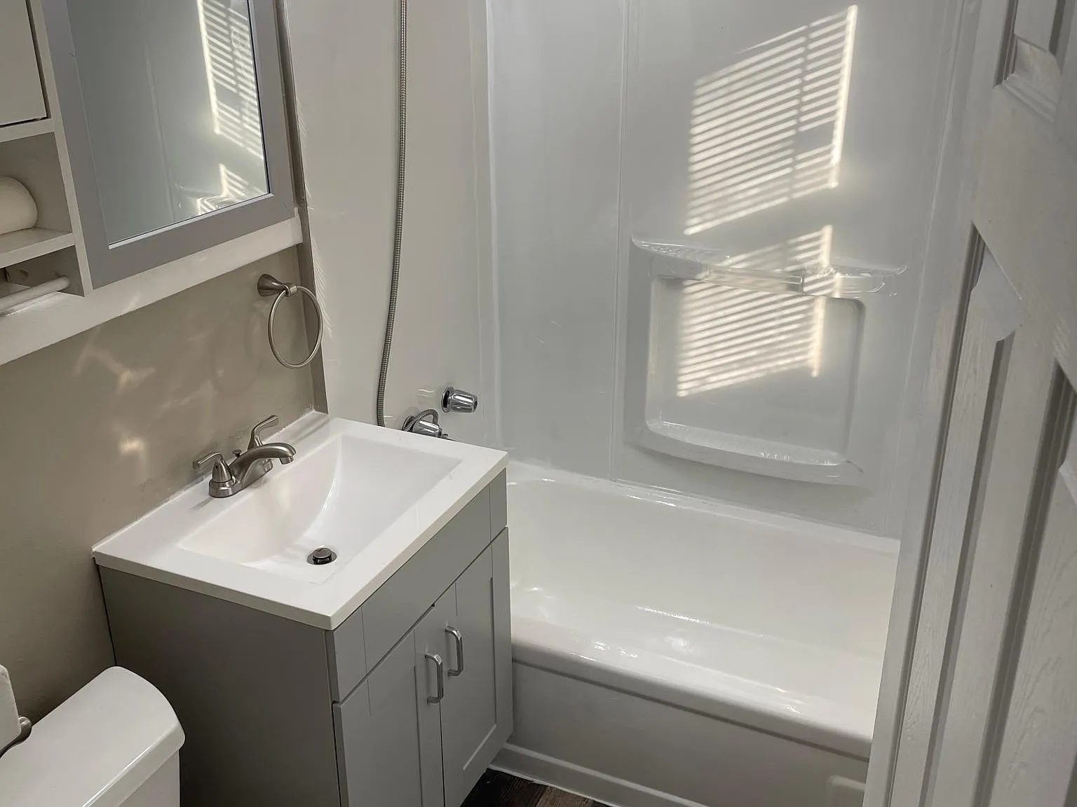 23035 Hazelwood Ave — Photo 4