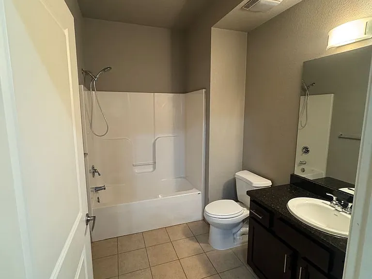 1200 W Walnut Street — Photo 6