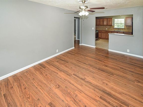 3rd image of 230 Charlotte Dr