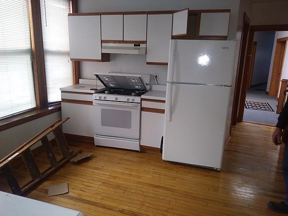 2nd image of 3420 N Paulina St APT 2F