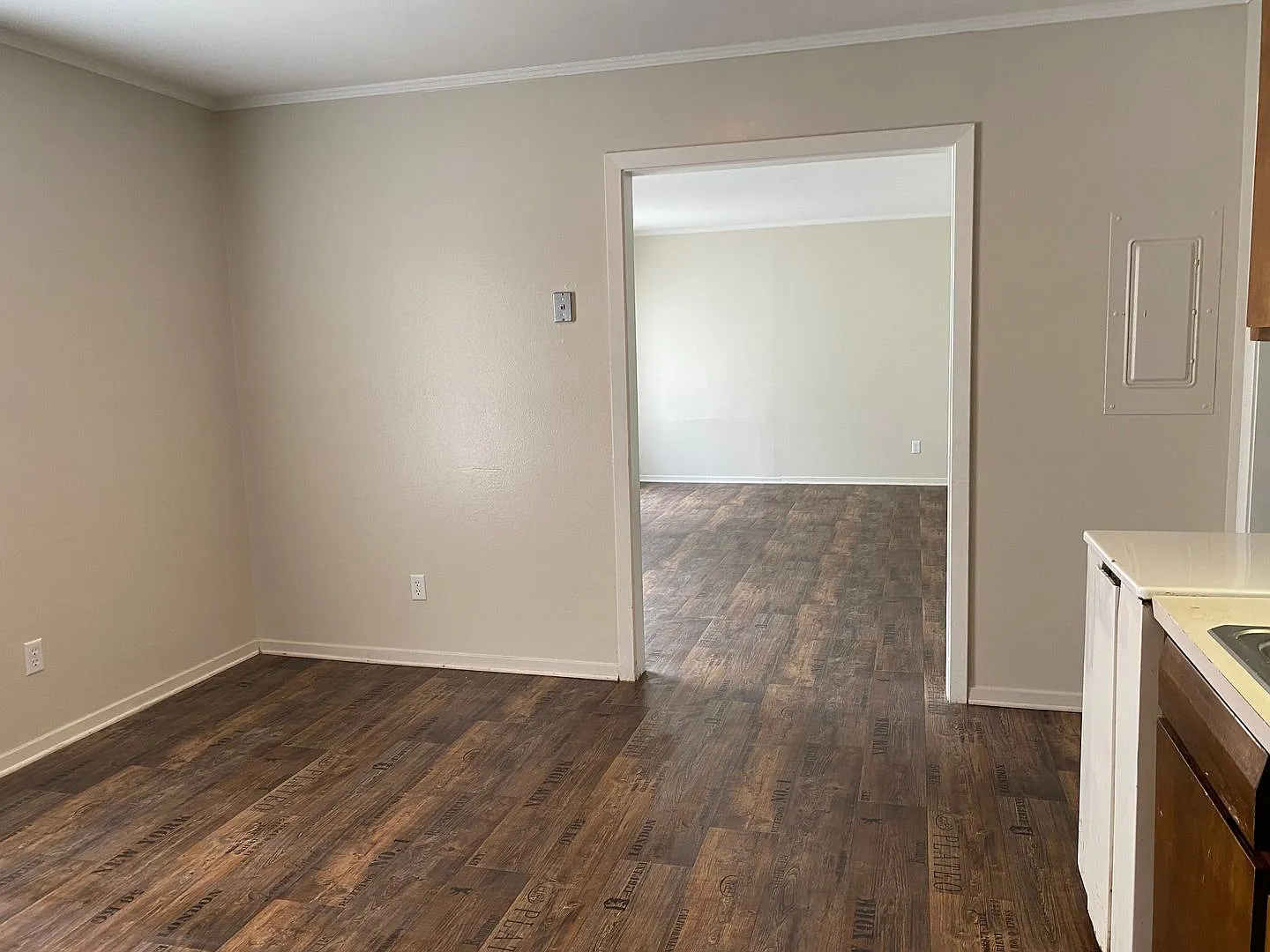 Admiral Court — Photo 4