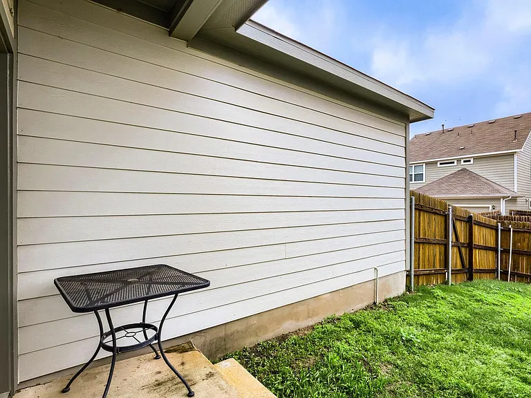2432 Berryville Ln — Photo 28